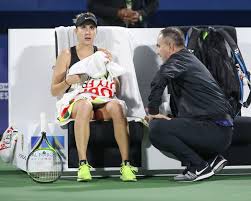 Auf englisch?«, platzt es spontan aus ihr heraus. Tennis Die Beziehung Von Belinda Bencic Zu Ihrem Vater