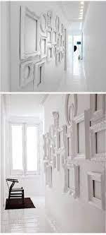Cornici Bianche Su Bianco Per Definire Le Pareti Frames On Wall Frame Decor Wall Design