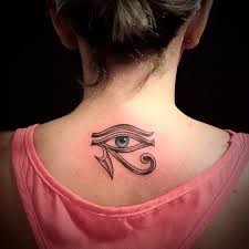 45 Unglaubliche Agyptische Auge Von Ra Tattoos Designs Bedeutungen Sonnengott Horus 2018 Agyptisc Agyptische Augen Tattoos Tatowierungen Augen Tattoos