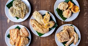Jul 02, 2021 · pisang tak hanya bisa dimakan begitu saja, tapi juga dijadikan kreasi menarik. Home Delivery Boon Pisang Goreng Local Snacks Delights