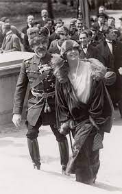Maybe you would like to learn more about one of these? Regele Ferdinand Si Regina Maria In CÄƒlÄƒtoria RegalÄƒ Din 1924 ElveÅ£ia Belgia Marea Britanie Starye Foto Istoriya Princessy
