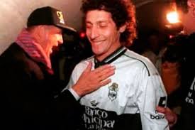 Si bien en gimnasia de la plata no alcanzó ningún título, griguol condujo al equipo que se clasificó. Pedro Troglio Y Gimnasia Una Boda Bien Tripera Cielosport