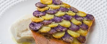 Truite En Ecaille De Vitelotte Rattes Puree De Topinambours Recette Puree De Topinambour Recette Poisson Facile Topinambour Recette
