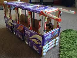 Auto Aus Sussigkeiten Basteln Sussigkeiten Basteln Geschenke Fur Papa Basteln Geschenke Basteln