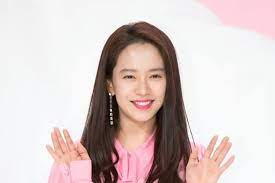 Aside from acting, song is also known for being one of the members of the south korean variety show running man. Song Ji Hyo Is Voted The No 1 Korean Celeb Asians Want To Meet Soompi