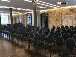 Alu stehtisch mit höhenverstellbaren standfüßchen, si. Bankett Stuhl Biergarnitur Stehtisch Beleuchtete Stehtische Etc Mieten 2 50 Eur Pro Drei Tage Mietmeile De