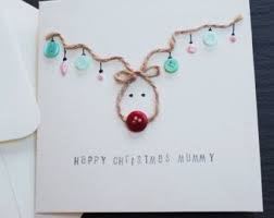 To make christmas cards out of your own photos, simply upload your photos into your design software, choose landscape or portrait orientation, arrange your photos as a single image or collage, edit your cards to add text or extra images and print on quality paper. 71 Modelos De Artesanato De Natal Fotos E Passo A Passo Christmas Cards Handmade Diy Christmas Cards Christmas Cards