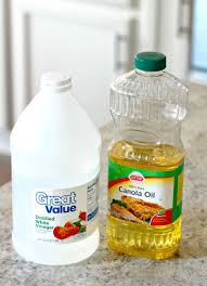 A Mixture Of 3 4 Cup Of Oil And 1 4 Cup Vinegar And Had Some To Spare Nbsp Note You Can Use Cider Vinegar And Quick Tricks Restore Wood Furniture Scratches