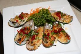 Crazy Baked Mussells Six Green Mussels Baked With Crabmeat House Style Special Sauce Topped With Scallions And Red Tobiko S Homemade Sushi Sushi Lunch Food