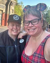 Courtney Bemis's Instagram, Twitter & Facebook