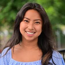 Alexis Osborne's Instagram, Twitter & Facebook