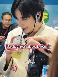 Jaga Bayimu dengan Cinta dan Senyuman Manis!