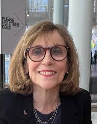 Beth Robin's Instagram, Twitter & Facebook