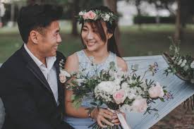 Article on pre wedding photography. Lazy Afternoon In A Hammock Casual Pre Wedding Photography