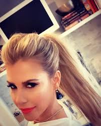 I miss Glam! Makeup, long ponytails, highlights, lashes, manicures, but  most of all I miss my tan. To all my glammies