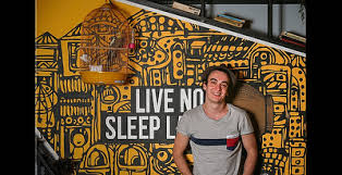 Yayınlanmakta olan 'bonkis' adlı dizi ile geçmiştir. Efsane Mizah Anlayisiyla Insanlari Kahkaha Tufanina Tutan 9 Sergen Deveci Skeci Nedenben