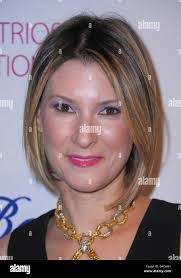 Lizzie Morrison's Instagram, Twitter & Facebook