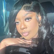 Let's do an open Q&A in the comments! You can ask questions about  marketing, social media (including TikTok), credit repair or tax related.  💪🏾