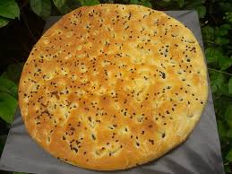 Bosan dengan olahan roti tawar yang standar banget? Resepi Roti Focaccia Rangup Di Luar Dan Kenyal Di Dalam Iluminasi