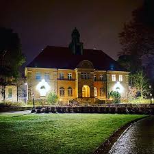 Rathaus Nikolassee In 2020 House Styles Mansions House