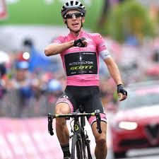 Tom dumoulin heeft vrijdag direct de macht gegrepen in de giro d'italia. Simon Yates And Tom Dumoulin Set For Time Trial Battle That Could Decide Giro Giro D Italia The Guardian