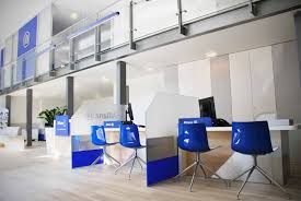 The Allianz Agecy Design Concept Is A Stylish And Modern Environment Which Promotes The Relationship Corporate Office Design Design Agency Public Space Design