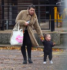 See more ideas about eastenders, lacey, actresses. Pregnant Lacey Turner Displays Her Baby Bump During Shopping Trip With Daughter Dusty 14 Months Daily Mail Online