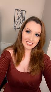 Erica Saunders's Instagram, Twitter & Facebook