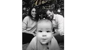 Archie been looking a lot like meghan pic.twitter.com/u8dezug94f. Gli Auguri Di Natale Di Harry E Meghan Nella Cartolina C E Anche Il Piccolo Archie Gazzetta Del Sud
