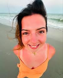 Sarah Doane's Instagram, Twitter & Facebook