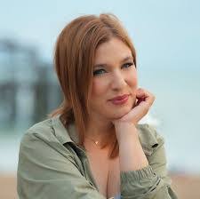 Laura Wilde's Instagram, Twitter & Facebook