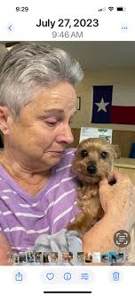 I'm wanting to know about the best dog shoes. Lola is about 5lbs. One of  her favorite things are her walks. Her little tootsies get cold and I want  some that are