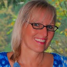 Amazon.co.jp: DEATH: A Compilation of Transformative Near-Death Experiences  : May, Ameera, Serumaga, El, Mahood, Michael, Kumara, Sharon Sananda,  Annis, Kathryn, Siracusa, Philip, Brown, Megan, Popovici, Gianina Sabau,  Dean, Jennifer, Suich, David: Foreign