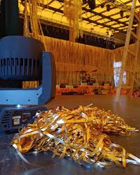 Készülődőben a ma esti vendegszereplésre, a Szemle Plusz programjában!  🪩Történt egyszer Újvidéken, Urbán András rendezésében a Városmajori  Szabadtéri Színpadon!