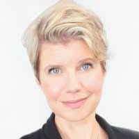 Eve Knox's Instagram, Twitter & Facebook