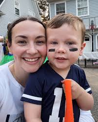 Halloween 2024 fue uno de los libros de recuerdos 🏈 ¡¡El primer Halloween  de Rory!! Jack se divirtió mucho, a Rory le encantó acompañarnos, y Mike y  yo no podíamos dejar de