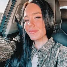 haley snell (@haaleysnell)