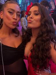 Vanessa Menjivar updated her profile...