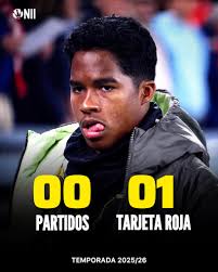 LA FOTO 🌧️ Leo Messi jugando bajo la lluvia.