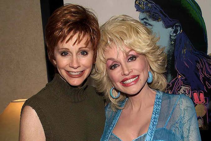 Reba McEntire Pays Tribute to Longtime 'Buddy' Dolly Parton After Her Death