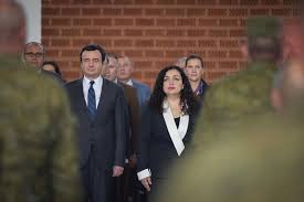 Jam e bindur që ideja e votimit të ligjit për zgjedhje ka qenë ide e vjosa osmanit, se veç ajo vepron. Vjosa Osmani Presidente Zbardhen Levizjet E Fundit Te Albin Kurtit Me Partite E Tjera Gazeta Bulevard