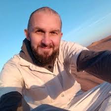 Daniel Gradea's Instagram, Twitter & Facebook