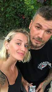 Yakın arkadaşlar didem soydan ve umut eker, tatil sezonunu bodrum'da açtı. Didem Soydan Ve Umut Eker Bir Grupla Tekme Tokat Kavga Etti