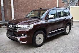 Come see 2020 toyota land cruiser reviews & pricing! 96 The Toyota Land Cruiser V8 2020 Exterior With Toyota Land Cruiser V8 2020 Car Review Car Review