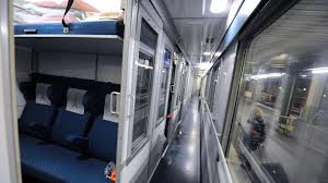 Il permet des liaisons avec des régions excentrées, de manière écologique et pratique, sans perdre de temps en journée. Les Trains De Nuit Font Leur Grand Retour Sur Le Rail Belge Apres 16 Ans D Absence Le Soir