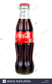 Der artikel wurde erfolgreich hinzugefügt. Coca Cola Flaschen Coke Flasche Stockfotografie Alamy