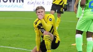 Erling haaland llevaba dos años soñando con llevarse el golden boy, premio que tuttosport asigna al joven más prometedor del año. Erling Haaland Bvb Gehalt Vater Freundin Schwester Und Instagram Bvb