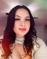 Suly Cruz's Instagram, Twitter & Facebook