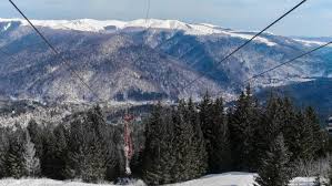 In iulie 2015, fiind pentru a nu stiu a cata oara la sinaia, am reusit sa vizitam si cazinoul, acesta fiind admirat de fiecare data numai la exterior. Ski Si Sanius Pe Valea Prahovei Predeal Sinaia Cota 2000