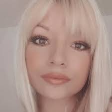 Natasha Phelps's Instagram, Twitter & Facebook